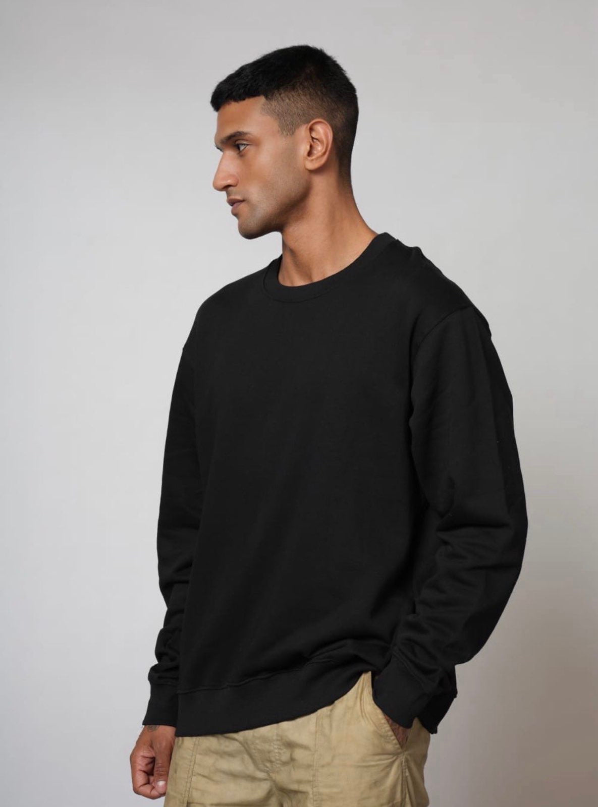 Sweat Shirt - Black - Solids